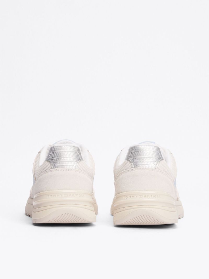 Zapatillas-con-mezcla-de-texturas