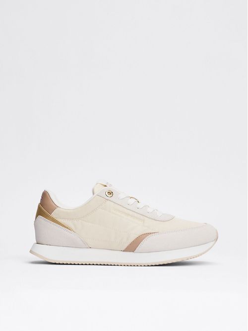 Zapatillas con paneles mixtos