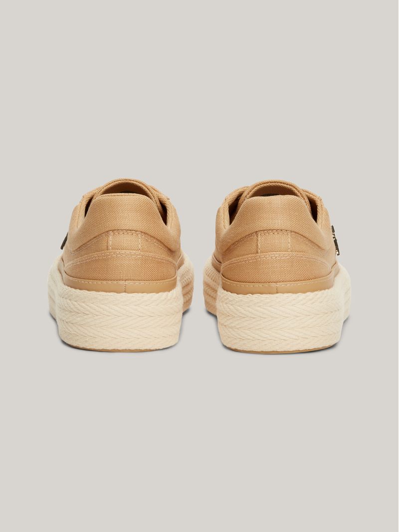 Zapatillas-de-lino-con-monograma-TH