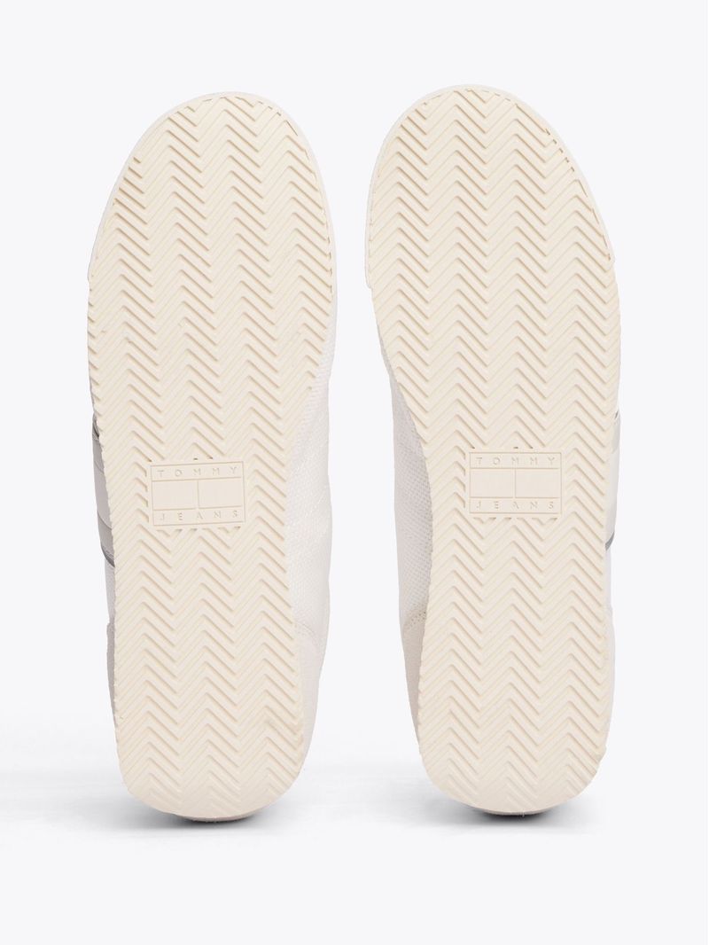 Zapatillas-de-texturas-a-contraste