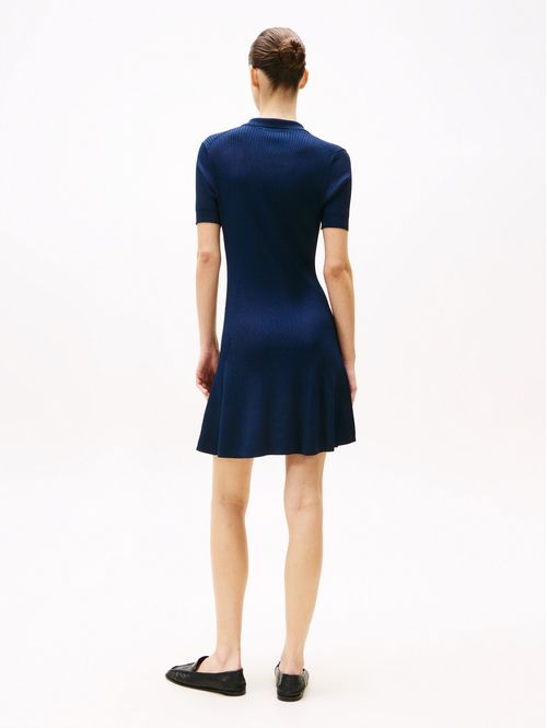 Minivestido acanalado con cuello chomba