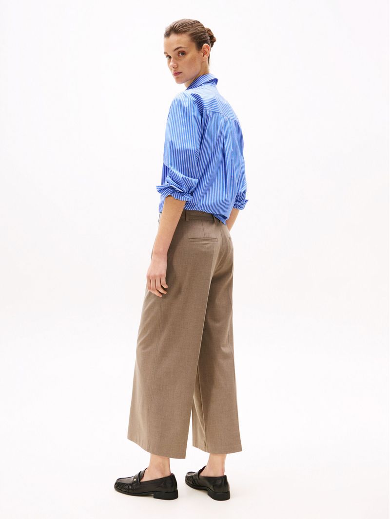 Pantalon-amplio-tobillero-antirrugas
