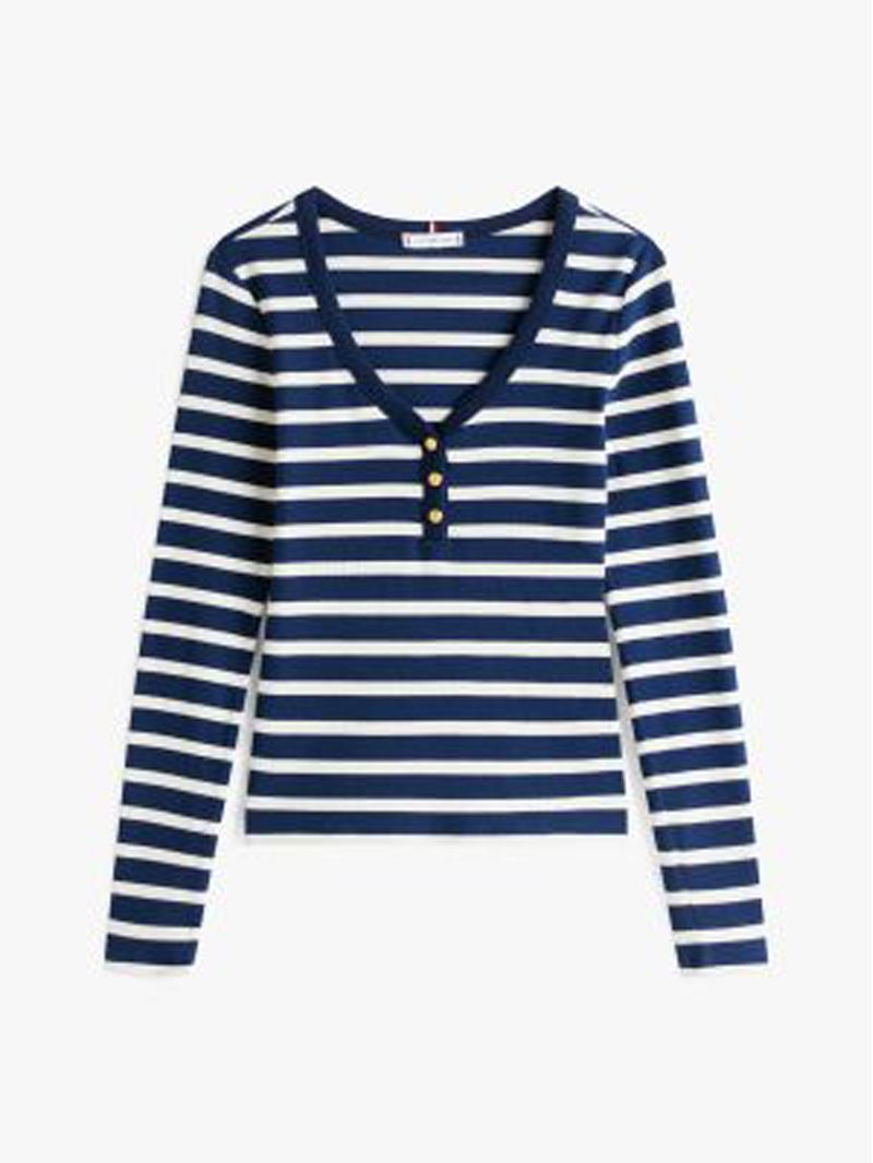 Remera-de-manga-larga-con-cuello-Henley
