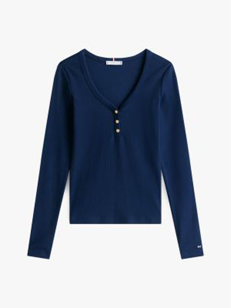 Remera-de-manga-larga-con-cuello-Henley