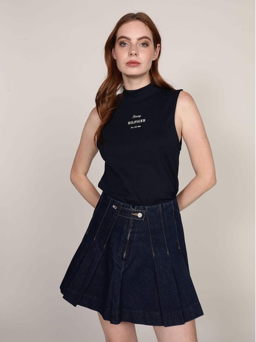 Remera sin mangas de cuello alto