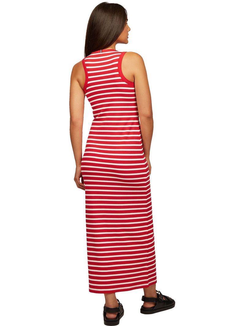 Vestido-ajustado-midi-con-textura-acanalada