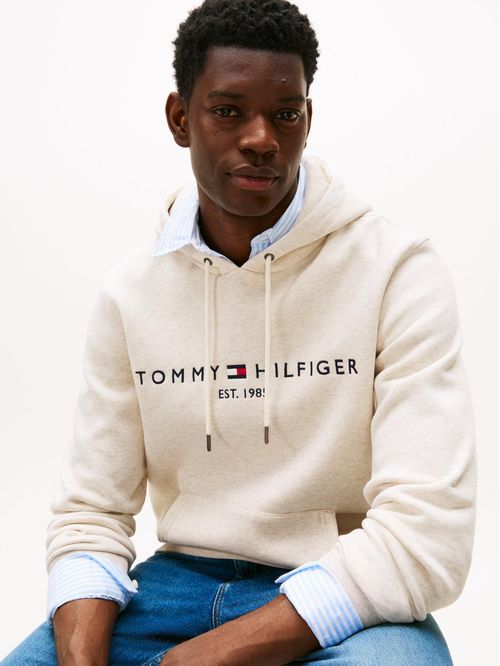 Buzo con capucha y logo bordado