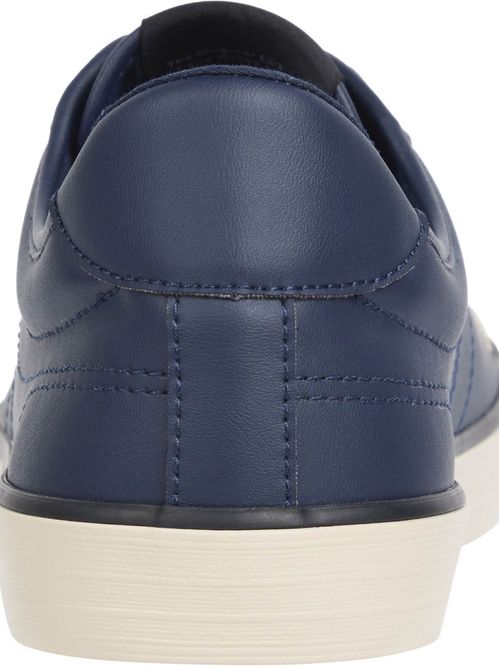 Zapatillas con refuerzos de goma