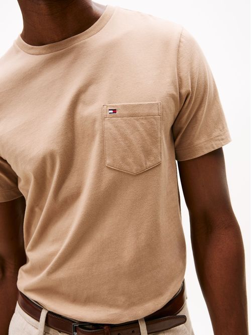 Remera de cuello redondo con bolsillo