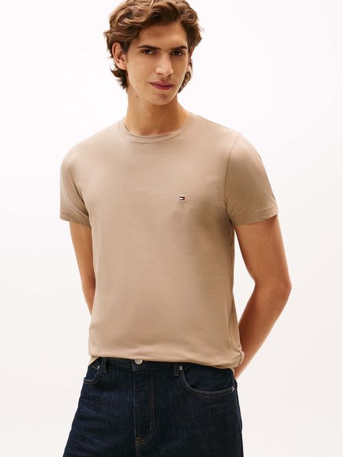 Remera de cuello redondo y corte extra slim