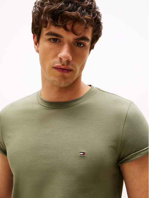 Remera de cuello redondo y corte extra slim