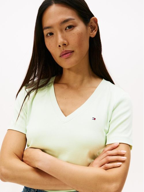 Remera de rayas con cuello en V