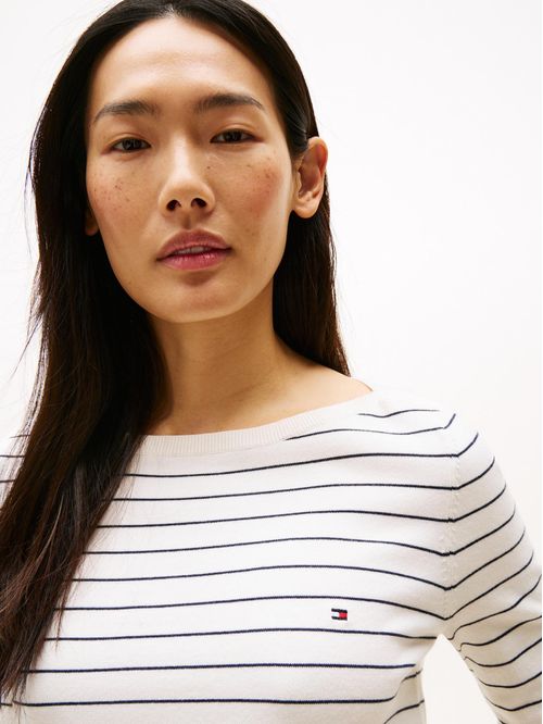 Sweater con cuello barco