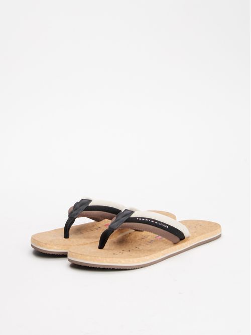 Ojatas con plantilla de corcho