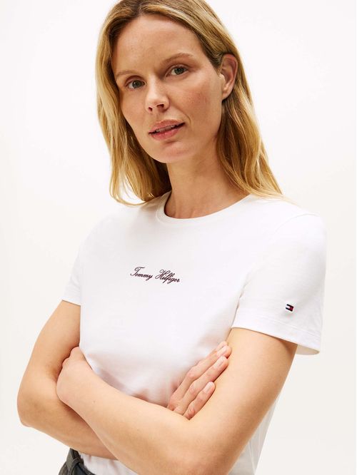 Remera con logo texturizado