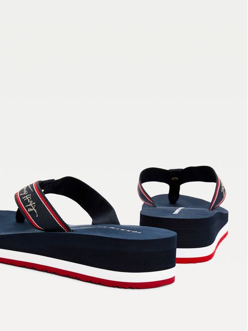 Ojatas con cuña distintiva