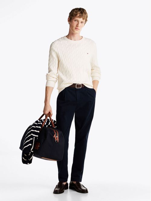 Sweater de punto trenzado con cuello redondo